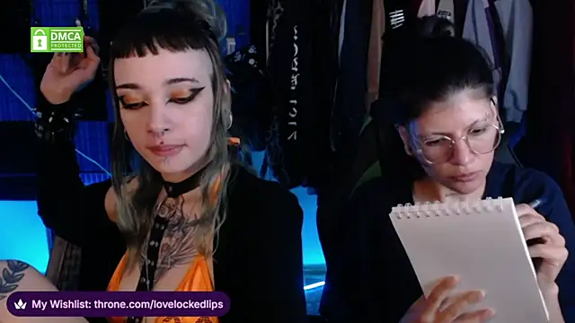 lovelockedlips webcam