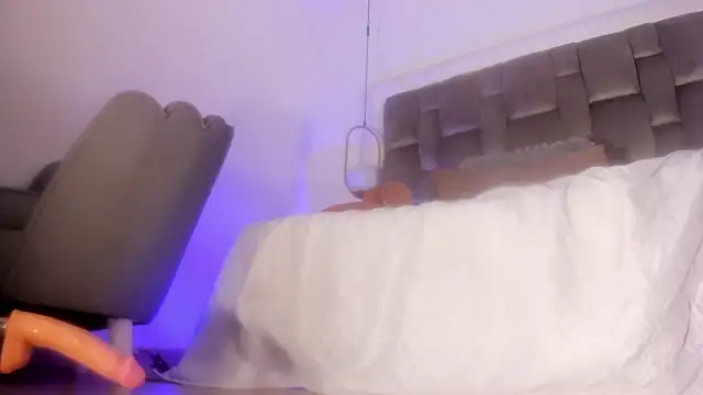 OnlyGia webcam