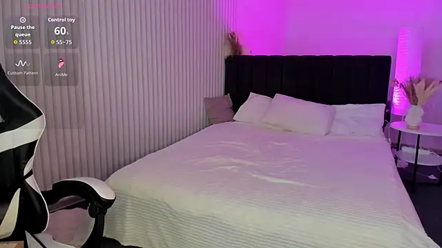 Aria_Mila webcam