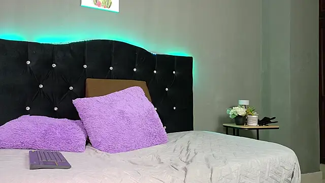 Nira_Lux webcam