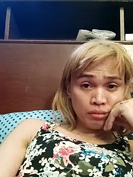 QueenSoreal webcam