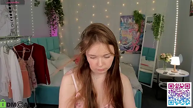boozekirs_ (F teen) - Teasing tongue