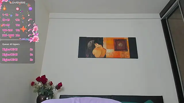 GoldenLunaa webcam