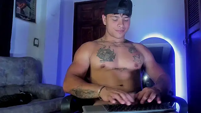Dominic_Biker__ webcam