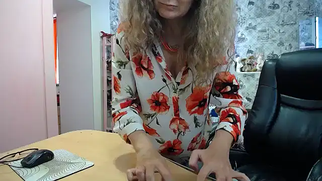 Helen1974 webcam