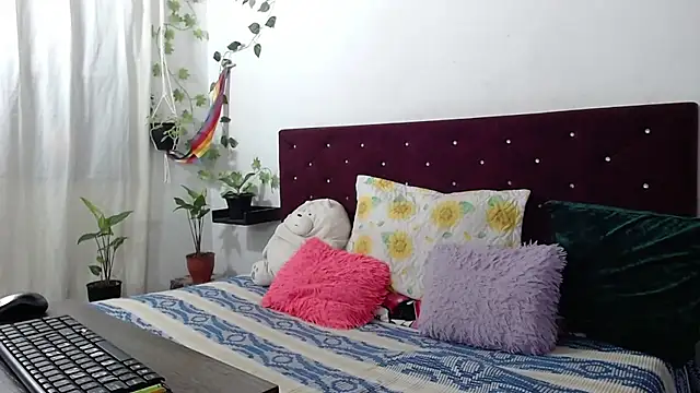 Saraanova1 webcam