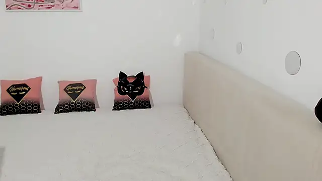 NickyHotXO webcam
