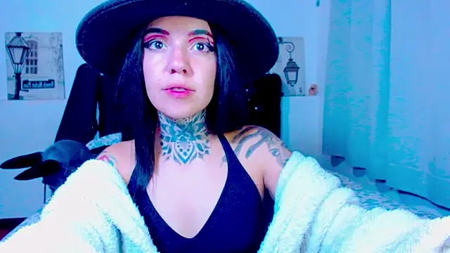 LannieGonzales webcam