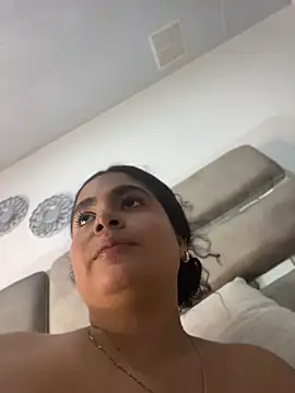 Yassy_11 webcam