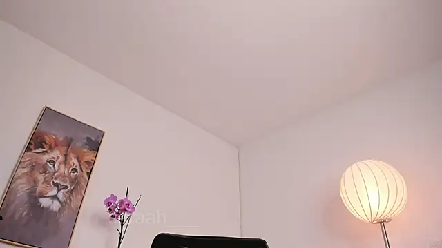 _Saraah webcam