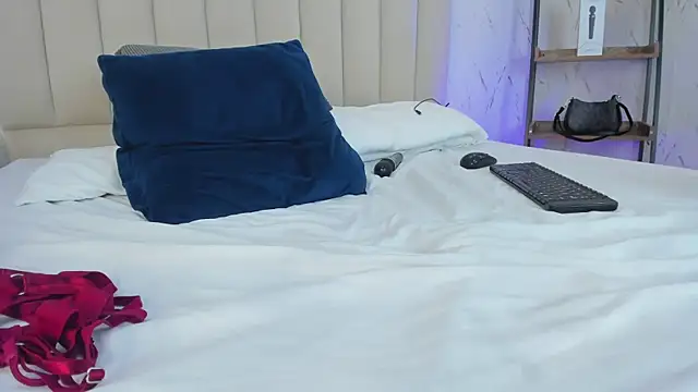 LilithHarperr_ webcam