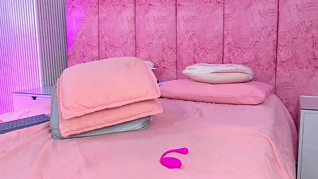 emmacurvy webcam