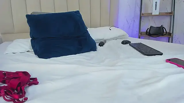 LilithHarperr_ webcam