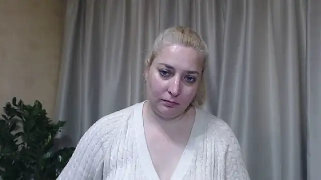 sweetpussy13 webcam