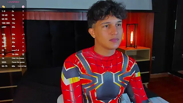 Leo_Savage_ webcam