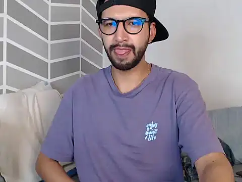 thomass1018 webcam