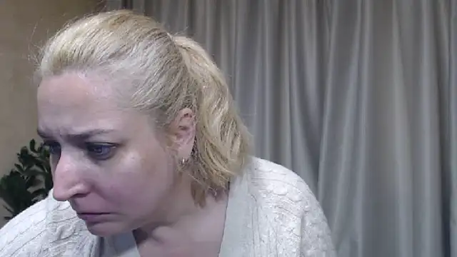 sweetpussy13 webcam