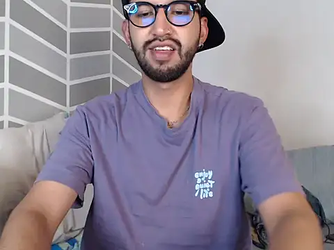 thomass1018 webcam