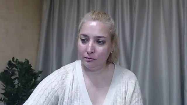 sweetpussy13 webcam