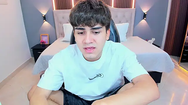 Tommy18__ webcam