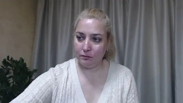 sweetpussy13 webcam