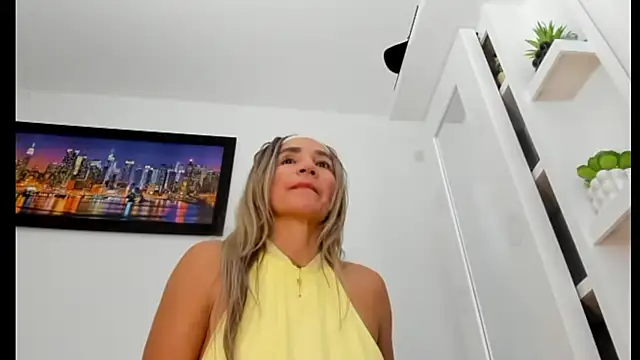 Ms_lunaRose webcam