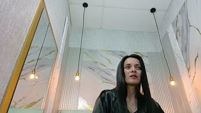 QueenSallyDesire webcam