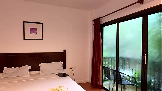 kamila_18_french webcam
