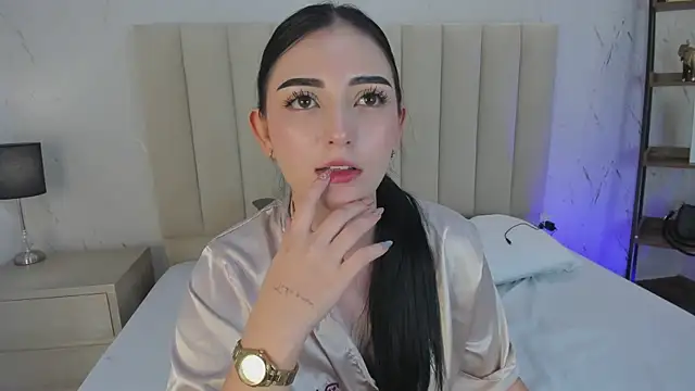 LilithHarperr_ webcam