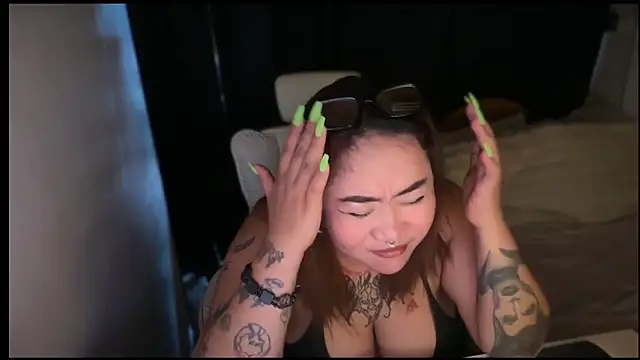 _XXXKittyTingles webcam
