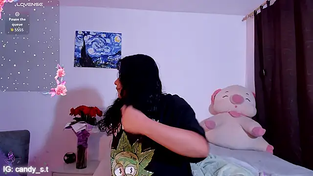 Shophie_thoopson webcam