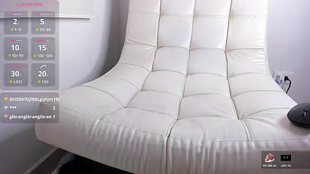 Aaron_Tate webcam