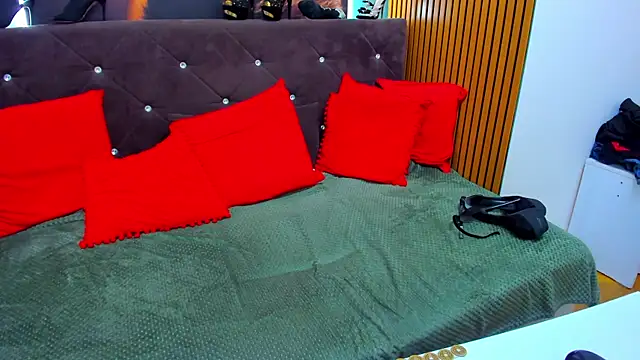 LauraSiin webcam