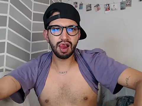 thomass1018 webcam