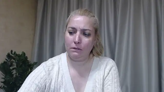 sweetpussy13 webcam