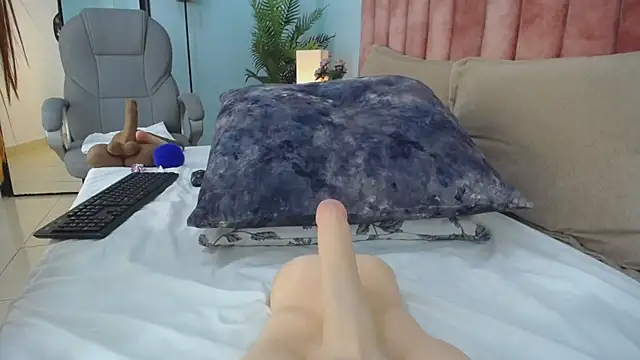 nana_levy webcam