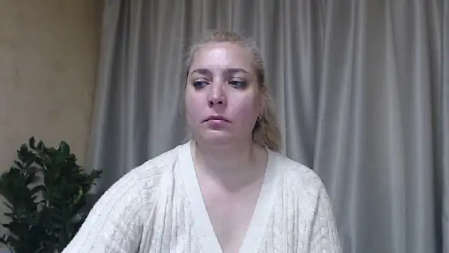 sweetpussy13 webcam