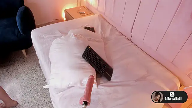 Hillary_Collins1 webcam