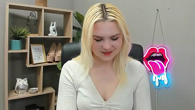 SweetLilyxo webcam