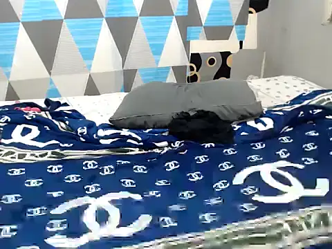 Trish_CurveCock webcam