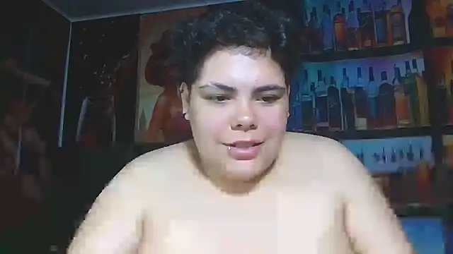 Hailey_Curvy webcam