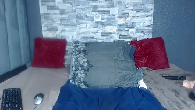 BustyWendyXXX47 webcam