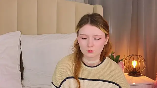 AlyssFrost webcam