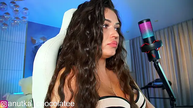 Adel_chocolate_ webcam