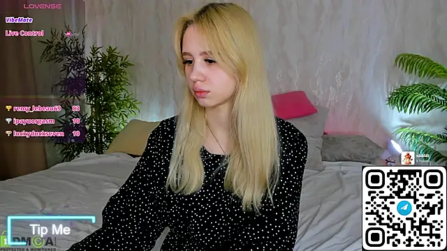 Valerie_Woods webcam