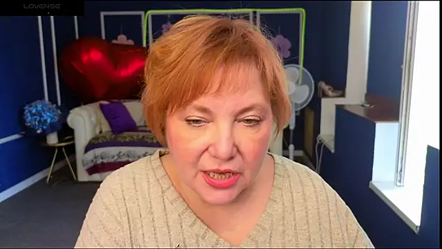 Kira_Kenett webcam