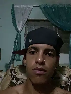 Aleexxx_2005 webcam