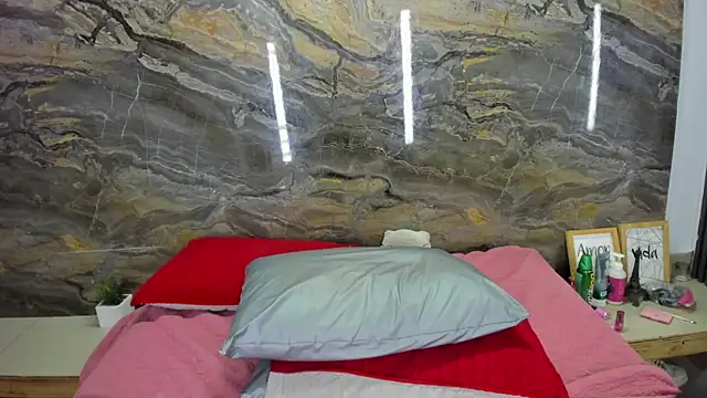 Roxy-Sweett webcam