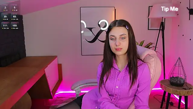 Kira_Moonnn webcam