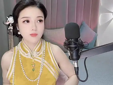 Momo-Wow webcam